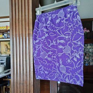 Women's handmade skirt with stretch fabric material.